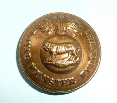 Royal Munster Fusiliers Officers large pattern gilt brass button ( 101st & 104th Foot)