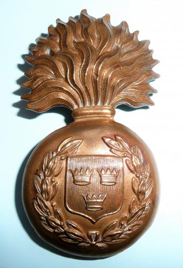 Irish - The Royal Munster Fusiliers ( RMF) Other Ranks Brass Glengarry Grenade Badge