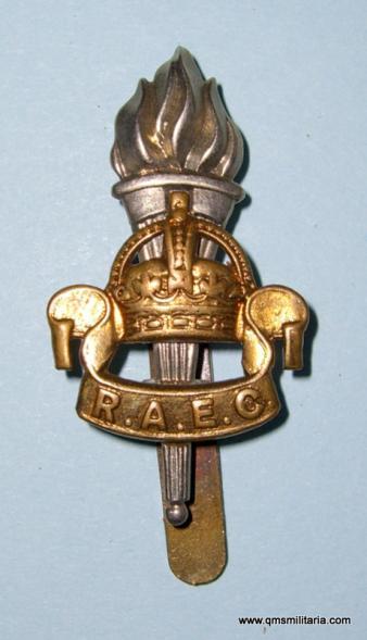 RAEC Royal Army Education Corps Bi-Metal Cap Badge. Kings Crown, Gaunt London
