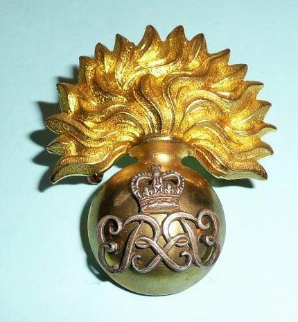 Grenadier Guards ( Queen Elizabeth II Cypher ) Warrant Officer's Gilt and Silver plated Cap Badge