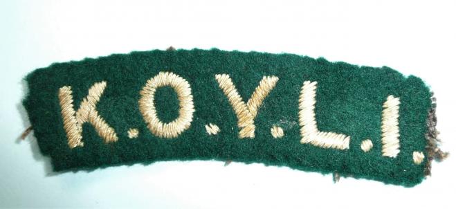 WW2 KOYLI (Kings Own Yorkshire Light Infantry) Embroidered White on Green Felt Cloth Regimental Flash / Shoulder Title