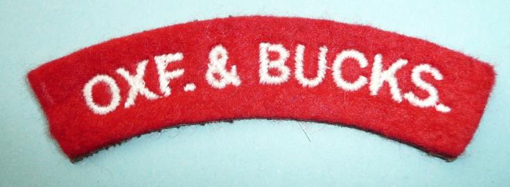 WW2 Oxf. & Bucks (Oxfordshire & Buckinghamshire Light Infantry ) Woven White on Red Felt Cloth Shoulder Title