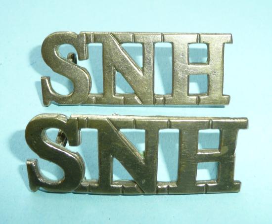 South Nottinghamshire Hussars (SNH) Matched Pair of Brass Shoulder Titles - Maker marked Gaunt