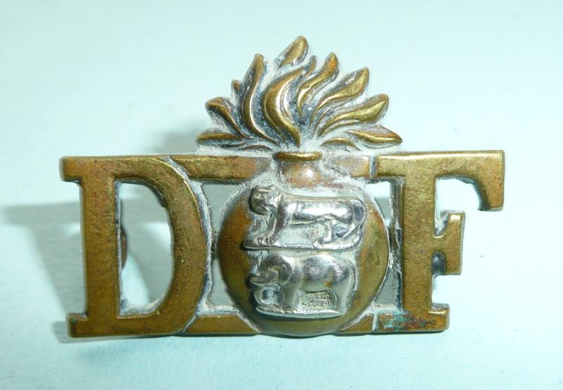 Royal Dublin Fusiliers Officers Bi-Metal One Piece Shoulder TItle