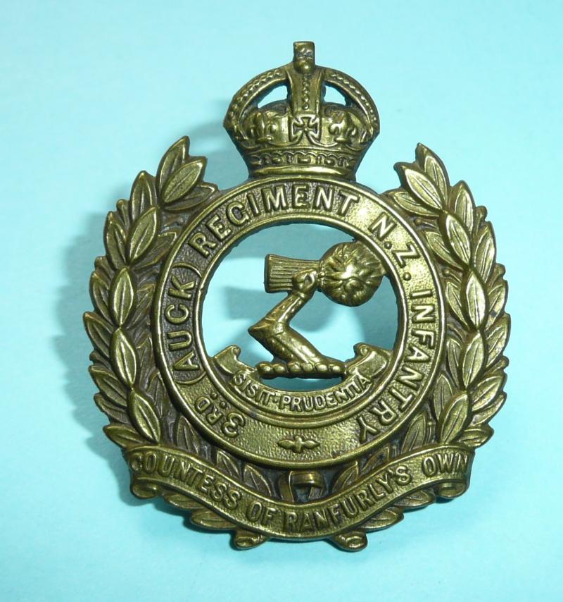 WW1 New Zealand - 3rd (Auckland) Regiment Bronze Cap Badge - Gaunt Tablet