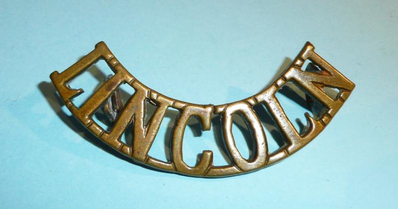 Lincoln - WW1 Lincolnshire Regiment Brass Shoulder Title