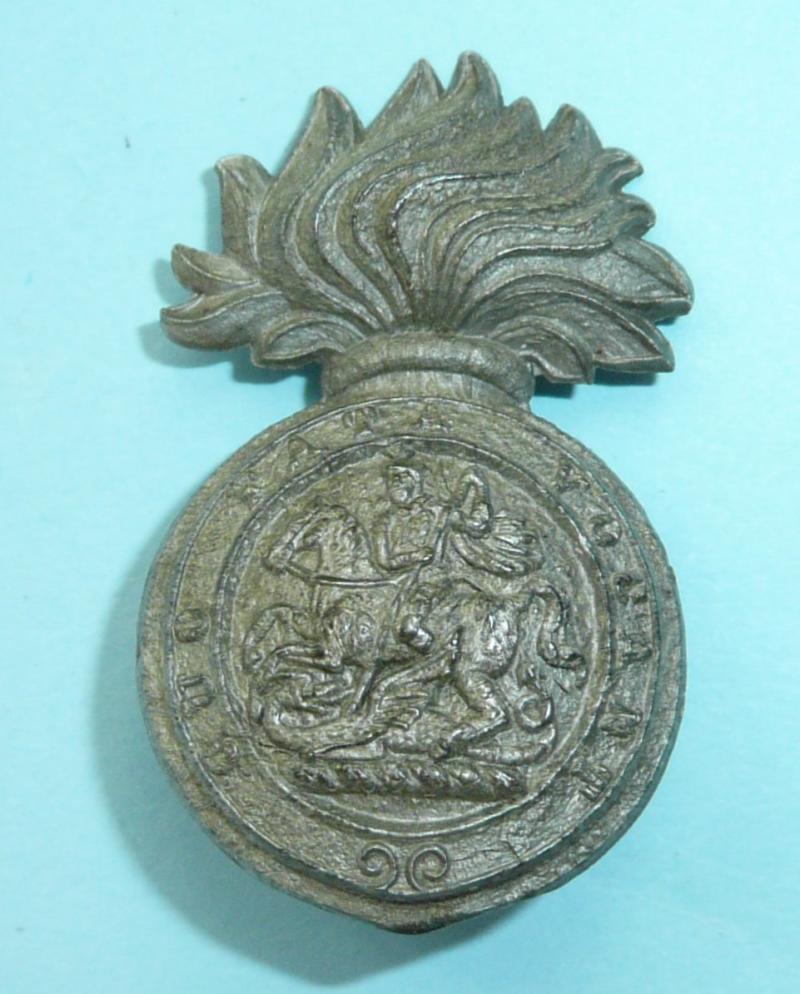 WW2 Plastic / Bakelite Economy Cap Badge - Type 2