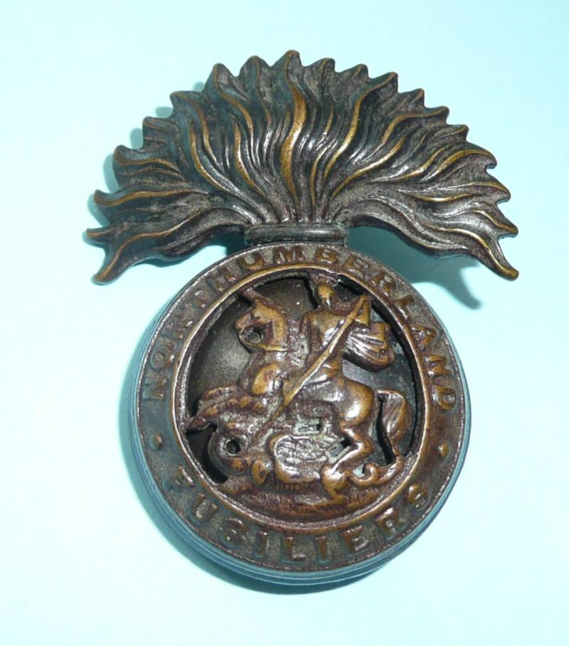 Northumberland Fusiliers Officer's Service Dress OSD Bronze Cap Badge - Gaunt Tablet - Blades - Type 1
