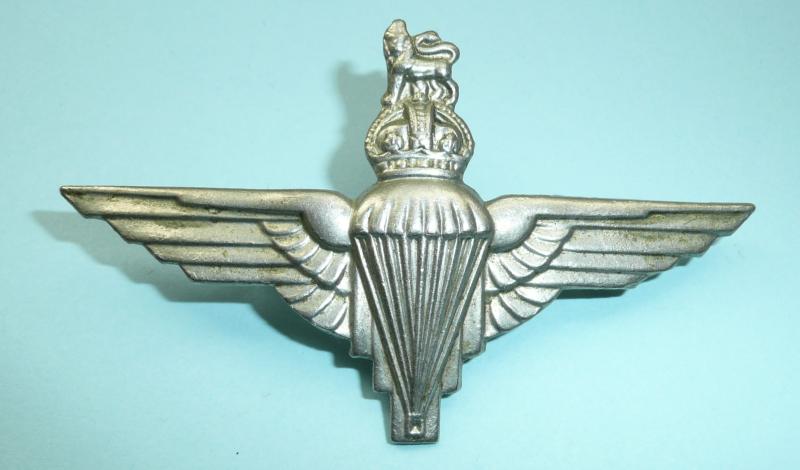 WW2 Parachute Regiment White Metal Cap Badge, King's Crown