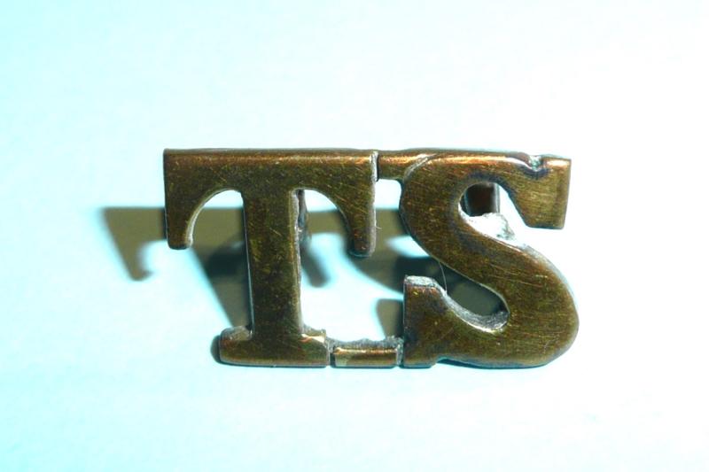 TS - Tyneside Scottish Small Pattern  Gilt Brass Shoulder Title