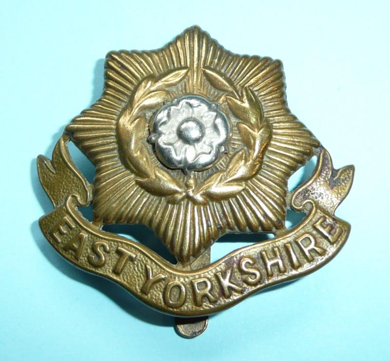 WW1 East Yorkshire Regiment Other Ranks Bi-Metal Cap Badge