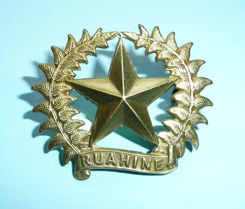WW1 New Zealand  - 17th (Ruahine) Infantry Regiment Brass Cap / Collar Badge