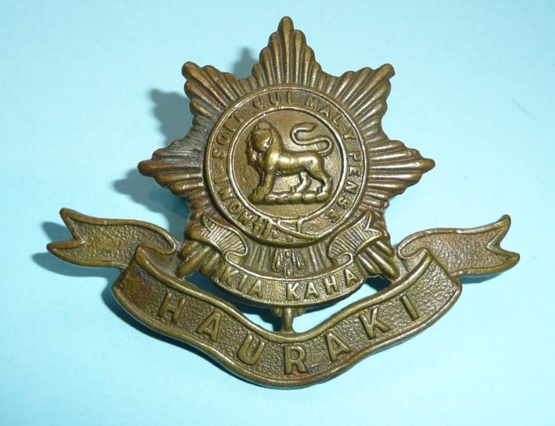WW1 New Zealand 6th (Hauraki) Infantry Regiment Bronze Cap Badge - Gaunt Tablet