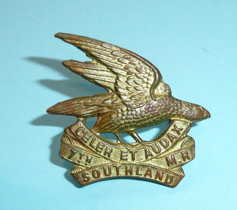WW1 New Zealand - 7th (Southland) Mounted Rifles Brass Cap Badge