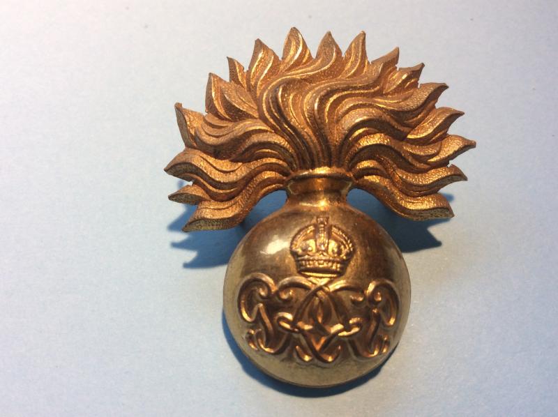 WW2 Grenadier Guards Sergeants & Musicians Cap Badge - George VI Cypher