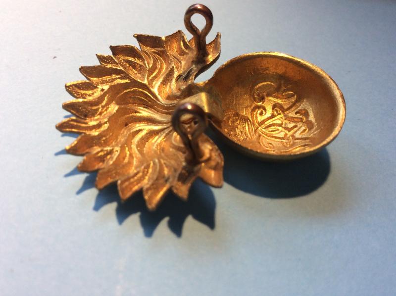 WW2 Grenadier Guards Sergeants & Musicians Cap Badge - George VI Cypher