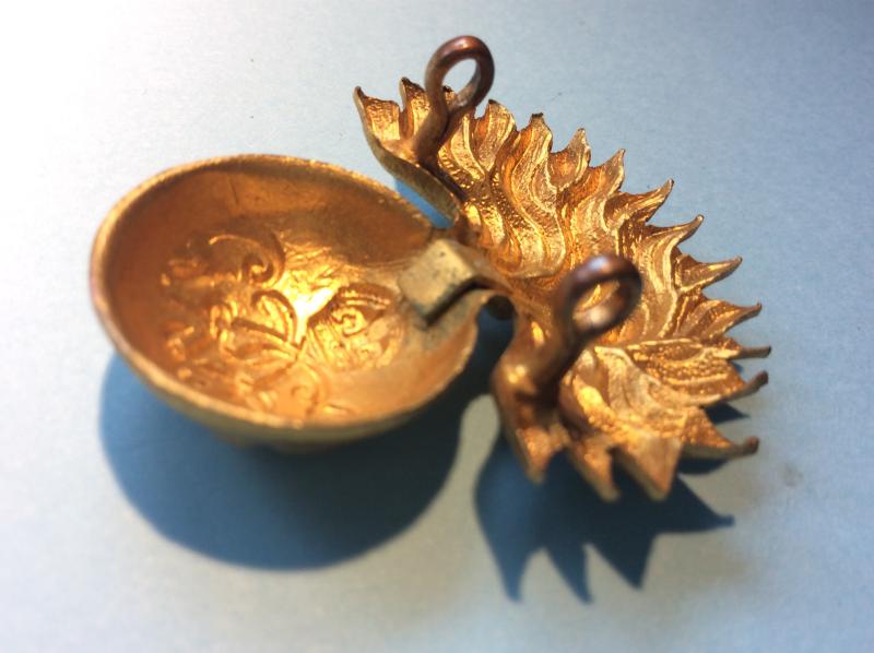 WW2 Grenadier Guards Sergeants & Musicians Cap Badge - George VI Cypher