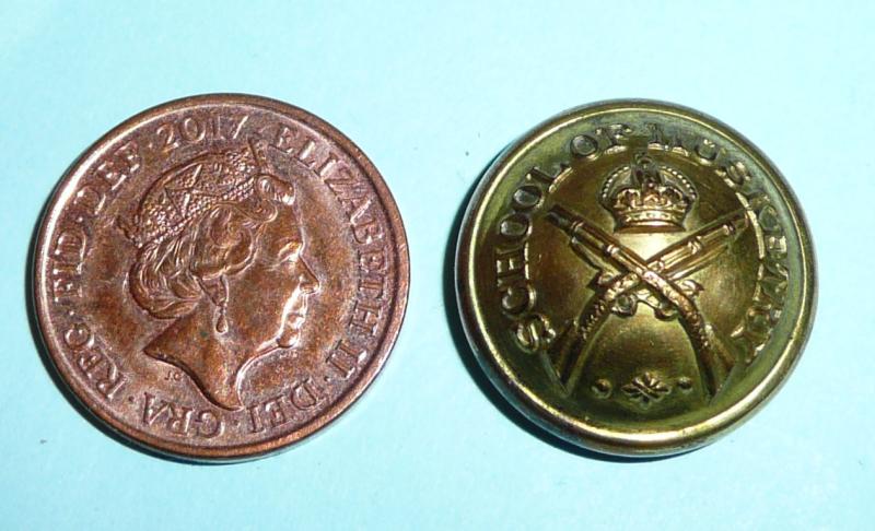 School of Musketry (Hythe) Permanent Staff / Instructors Medium Pattern Gilt Brass Button