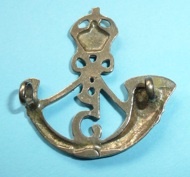 Indian Army - 5th Mahratta Light Infantry Small Cast Gilt  Brass Metal Cap Badge