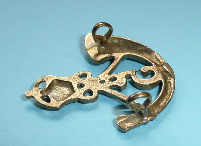 Indian Army - 5th Mahratta Light Infantry Small Cast Gilt  Brass Metal Cap Badge