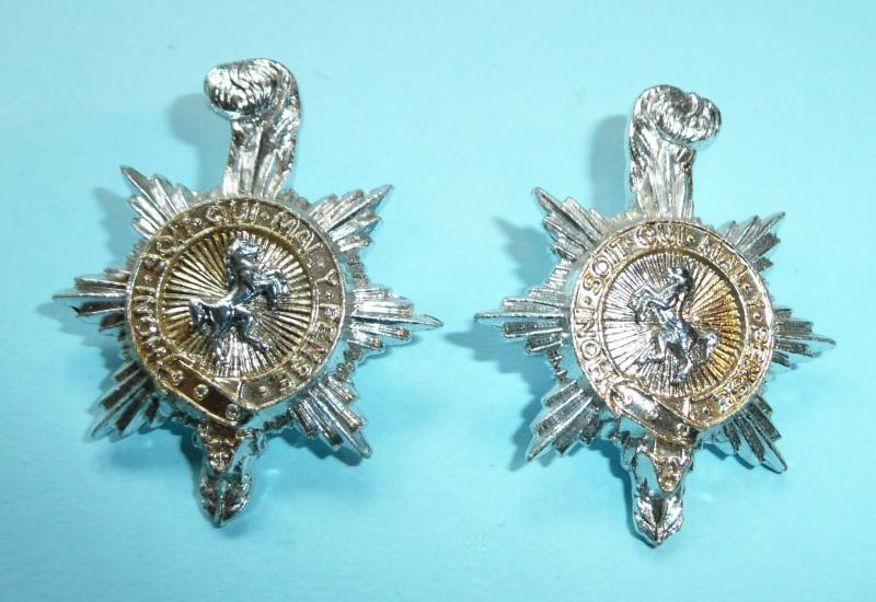 Queen's Regiment AA Anodised Staybrite Facing and Matched Collar Badges