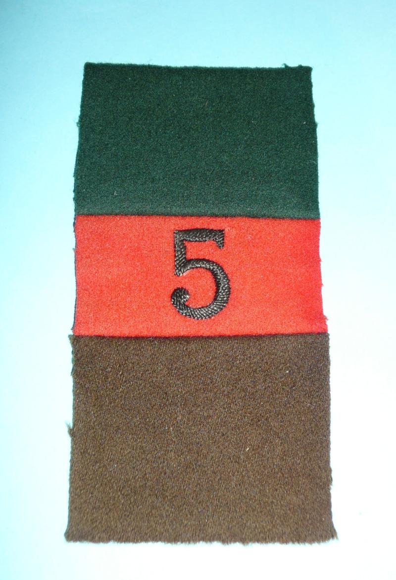 Royal Tank Regiment (RTR) / 5th Armoured Car Corps (ACC)  Woven Cloth Pagri Sun Helmet Flash Badge