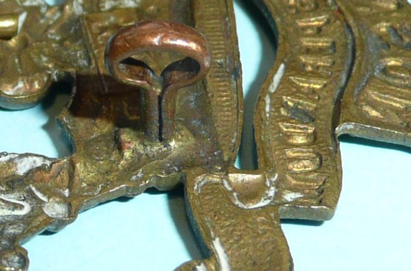 WW1 RND Royal Naval Division 8th Anson Battalion Gilding Metal Cap Badge - Gaunt Tablet