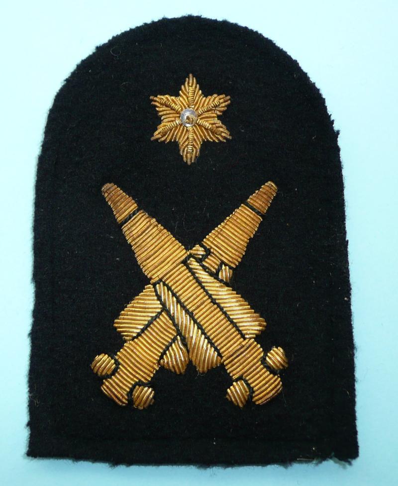 British Royal Navy Rating No 1 Dress Gold Bullion Wire Embroidered Arm Trade Badge  - Missileman (Crossed Missiles) + 1 Star