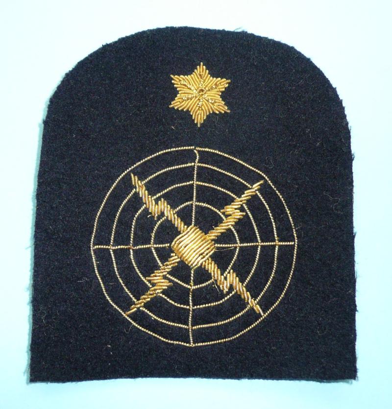 British Royal Navy Rating No 1 Dress Gold Bullion Wire Embroidered Arm Trade Badge - Radar Rating Able Seaman (Spiders Web) + 1 Star