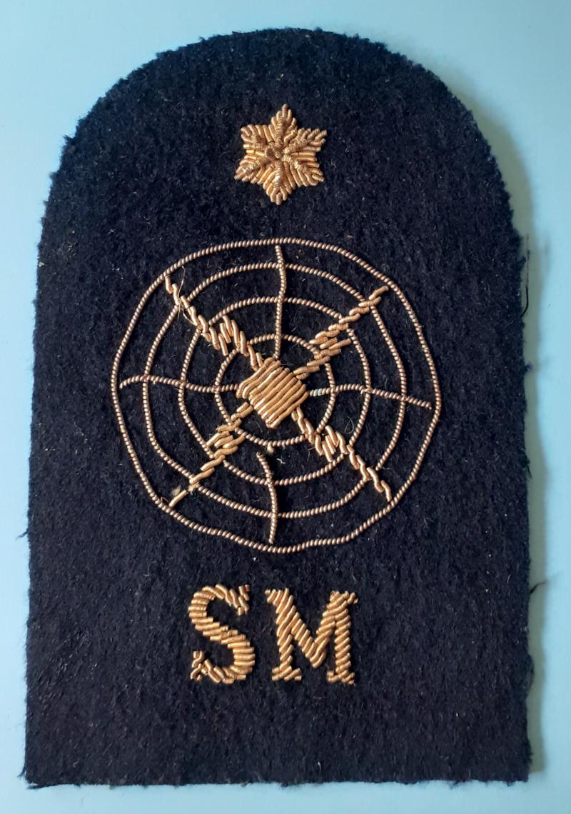 British Royal Navy Rating No 1 Dress Gold Bullion Wire Embroidered Arm Trade Badge - Tactical Systems Submarines (Lightning Web) + Star