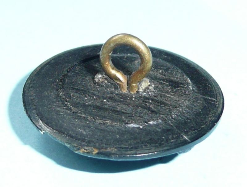 The 9th County of London Battalion ( Queen Victoria's Rifles ) Officer's Composite Black Large Pattern Button, King's Crown