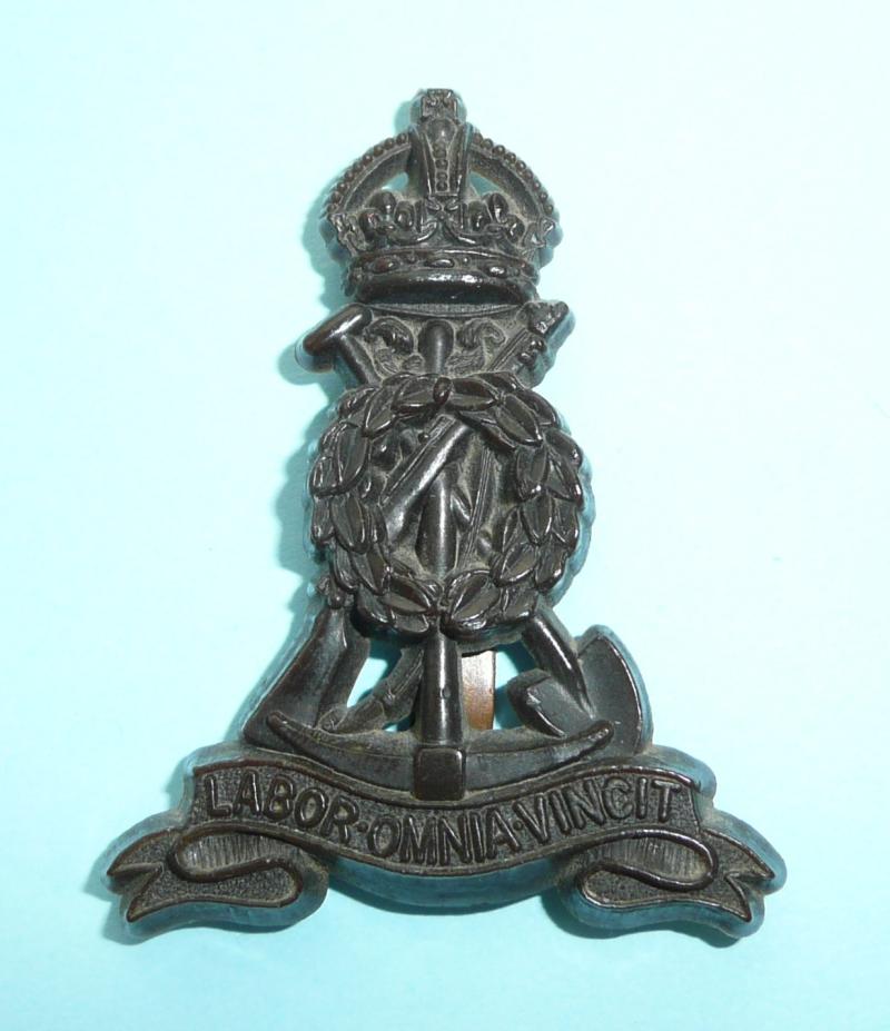 WW2 Pioneer Corps Economy Plastic Cap Badge - Blades