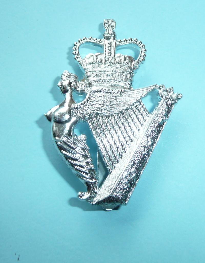 Royal Irish Regiment Other Ranks Silver Coloured AA Anodised Caubeen Cap Badge - Slider